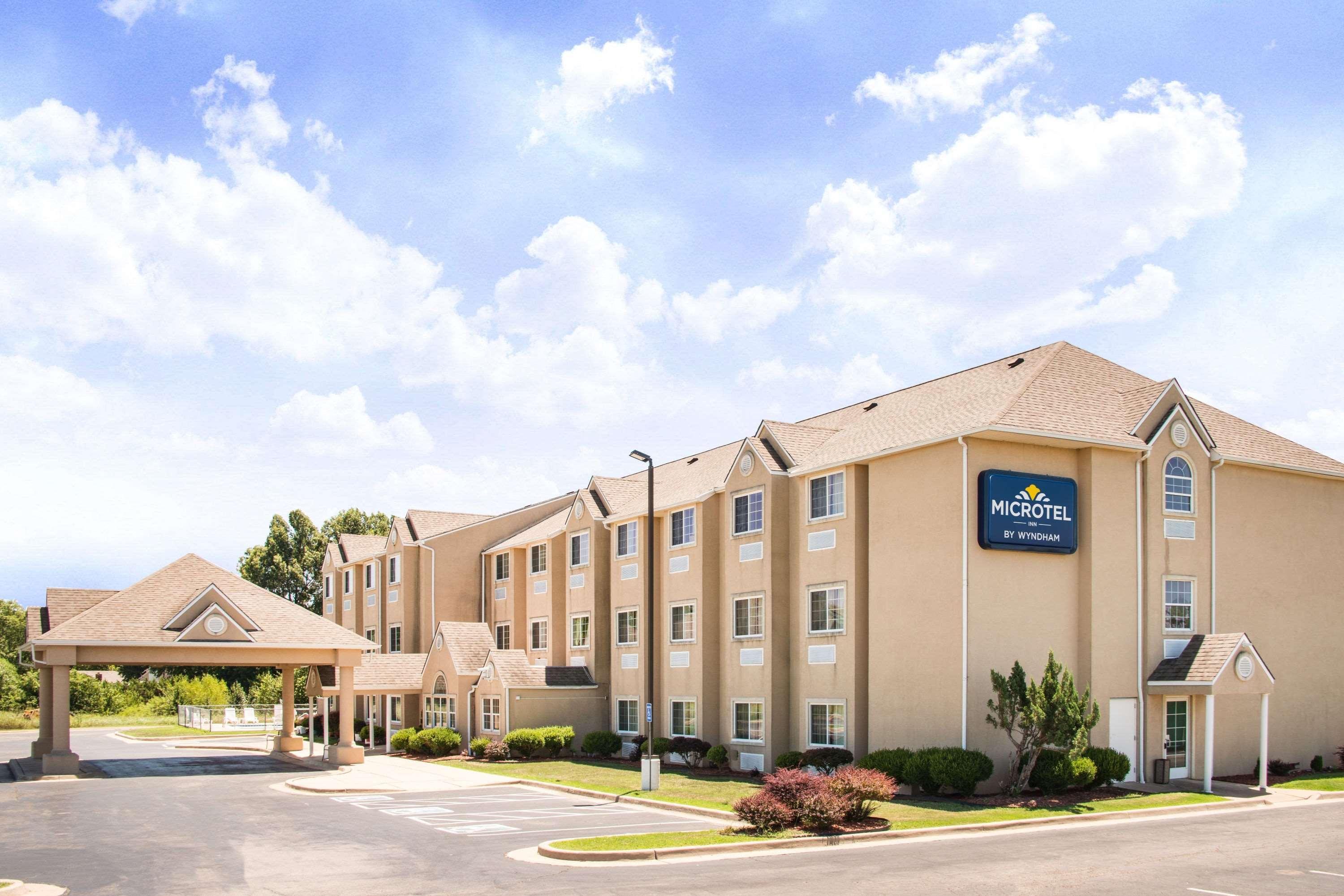 Microtel Inn & Suites Claremore Bagian luar foto