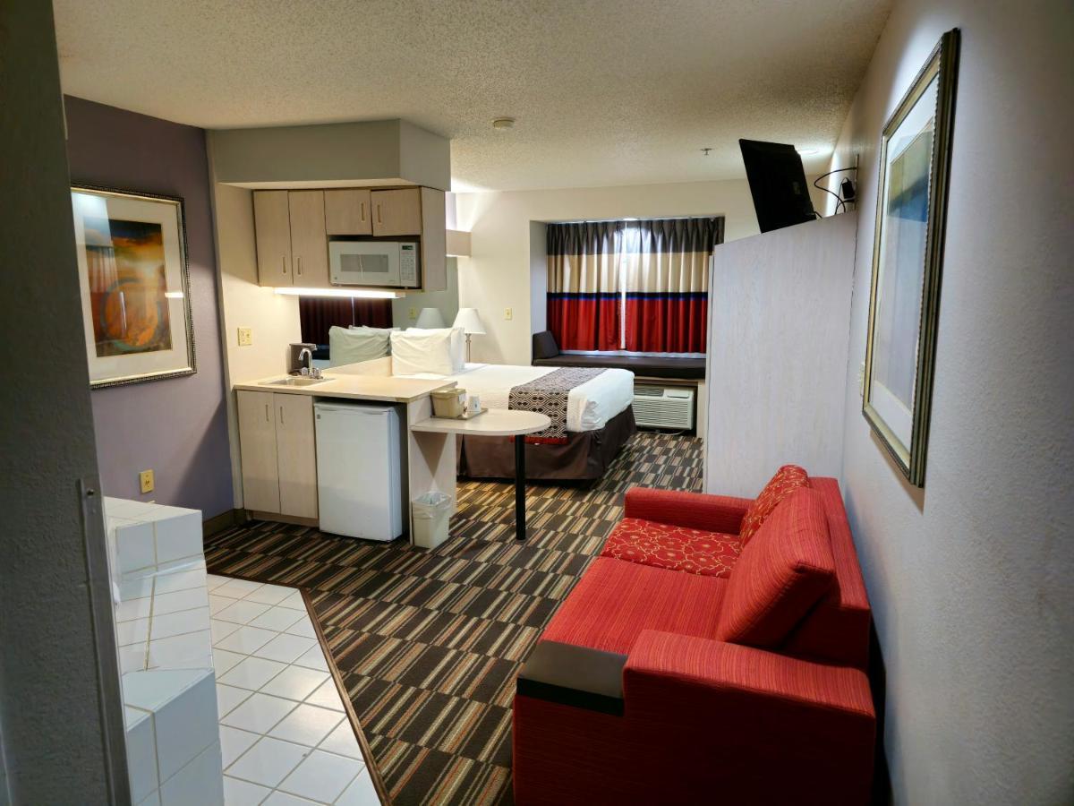 Microtel Inn & Suites Claremore Bagian luar foto