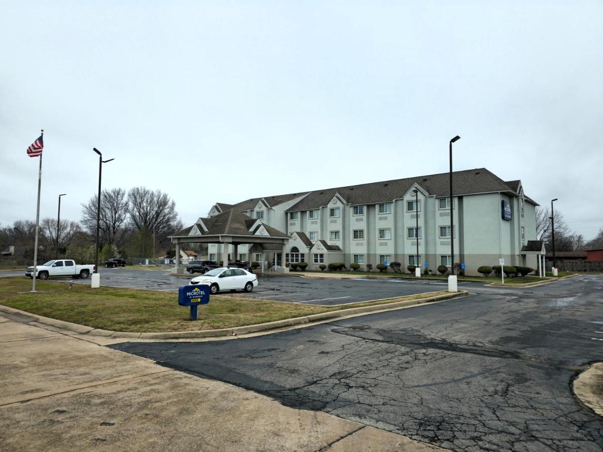 Microtel Inn & Suites Claremore Bagian luar foto